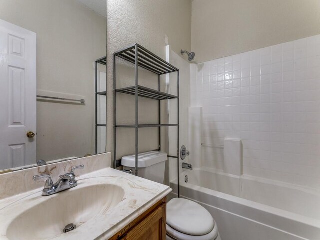 7116 Park Creek Cir E, Fort Worth, TX 76137 - full bath featuring toilet, vanity, and  shower combination
