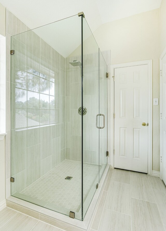 2001 Bosbury Dr, Flower Mound, TX 75028 - full bathroom with double vanity, a ceiling fan, and baseboards