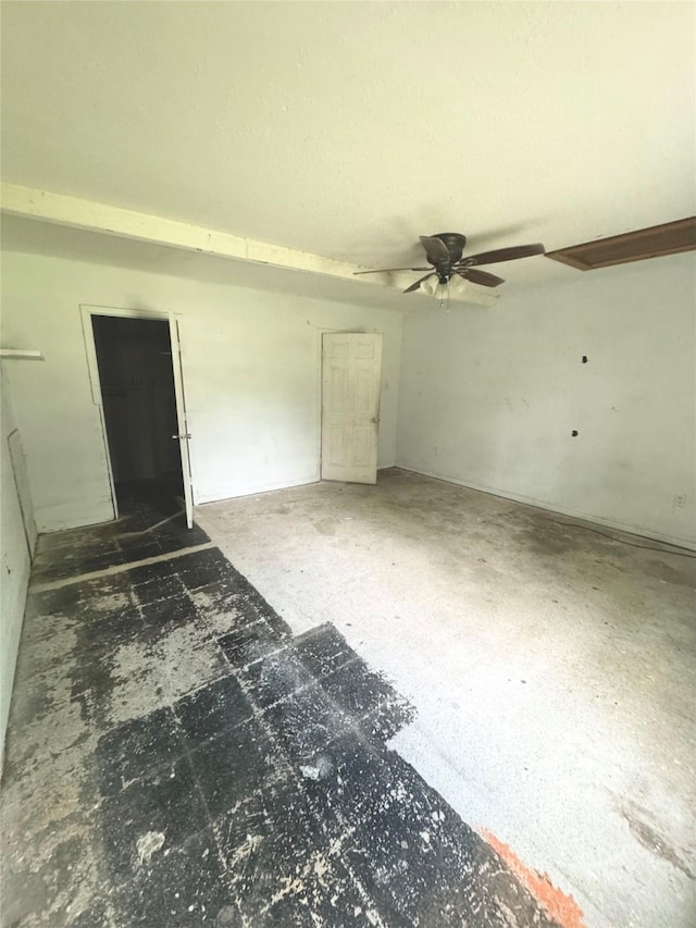 601 Elm St, Teague, TX 75860 - unfurnished living room with ceiling fan