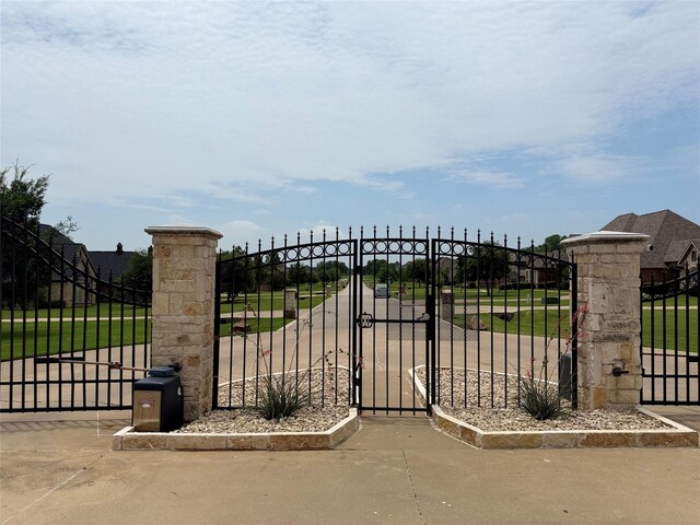 217 Silver Rose Blvd, Burleson, TX 76028 - view of gate