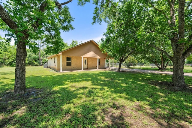 604 Donna Cir, Kerens, TX 75144 - ranch-style house with a patio area