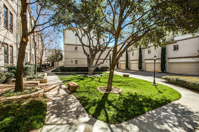 4830 Cedar Springs Rd Unit 12, Dallas, TX 75219 - surrounding community featuring a yard
