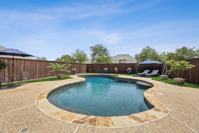 5754 Gadwall Dr, Frisco, TX 75034 - view of swimming pool with a fenced backyard and a patio area