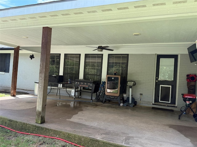4 Preston Pl, Mineral Wells, TX 76067 - view of patio featuring a ceiling fan