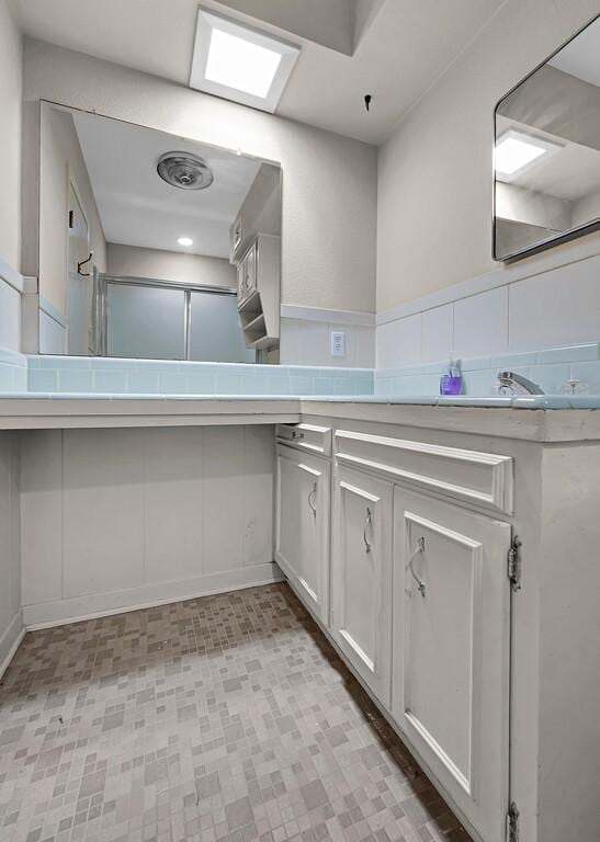 2832 Wooded Acres Dr, Waco, TX 76710 - full bath with vanity