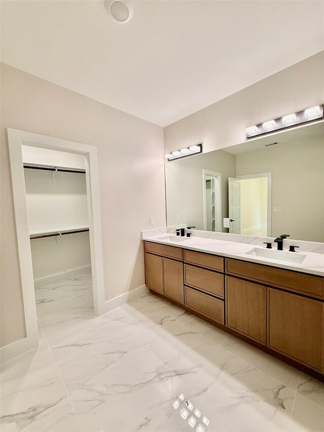 2815 Pall Mall Ave, Dallas, TX 75241 - laundry area with hookup for an electric dryer, hookup for a washing machine, baseboards, and light marble finish flooring