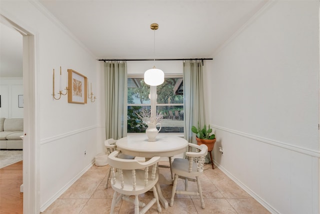 5909 Shady Hill Ln, Arlington, TX 76016 - dining area with crown molding and a decorative wall