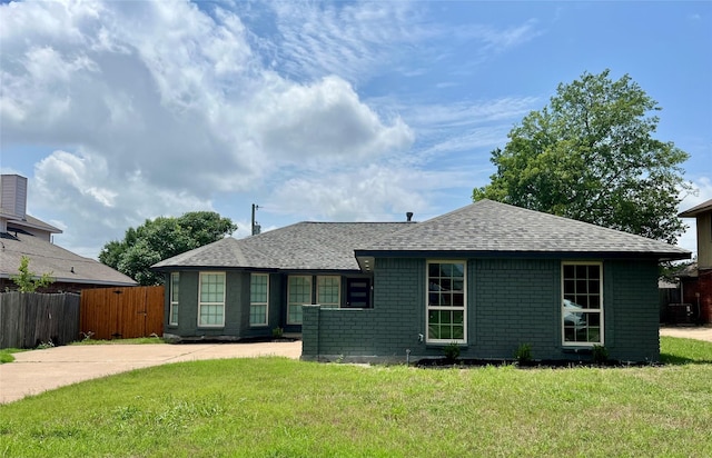 302 Mesa Wood Dr, Glenn Heights, TX 75154 - view of front of property featuring roof with shingles