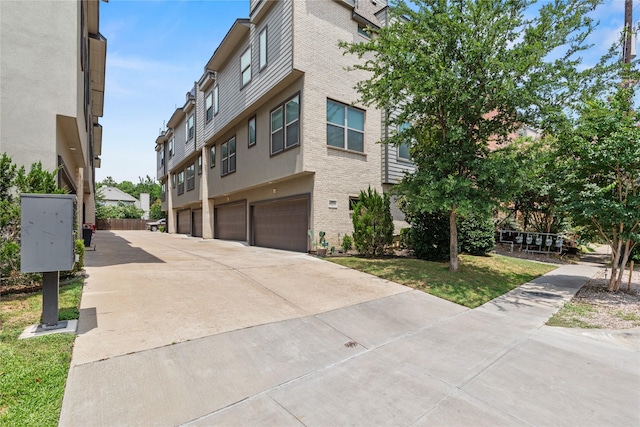 5909 Ross Ave Unit 2, Dallas, TX 75206 - view of concrete road featuring a residential view