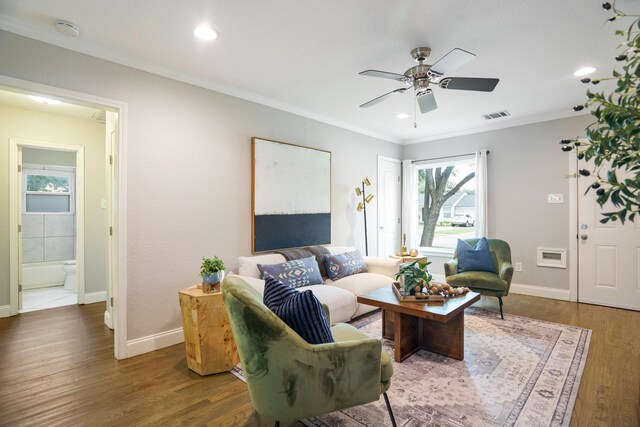 4731 Wateka Dr, Dallas, TX 75209 - living area featuring plenty of natural light, ceiling fan, ornamental molding, baseboards, and recessed lighting