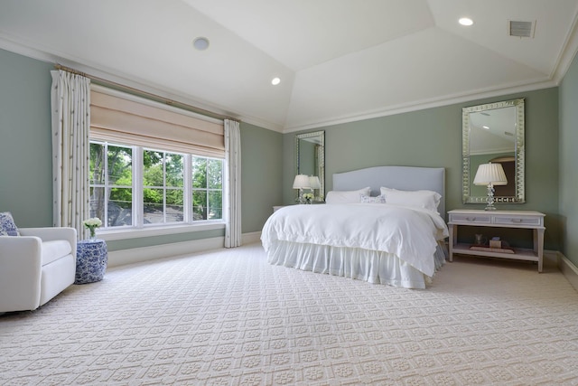 2905 Amherst Ave, University Park, TX 75225 - bedroom featuring carpet, lofted ceiling, crown molding, recessed lighting, and baseboards