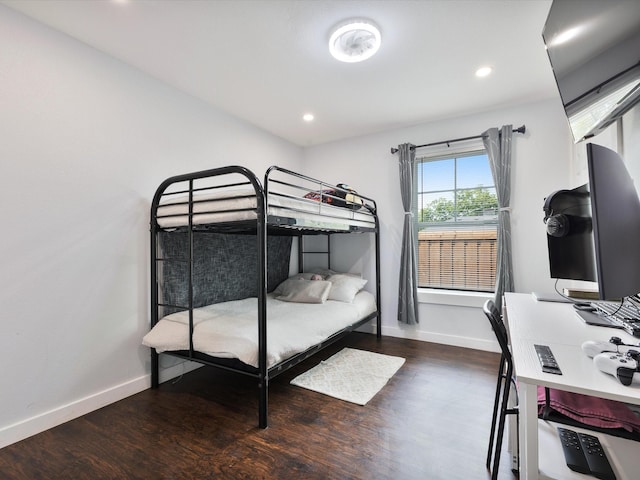 1926 E Overton Rd, Dallas, TX 75216 - bedroom featuring wood finished floors, baseboards, and recessed lighting