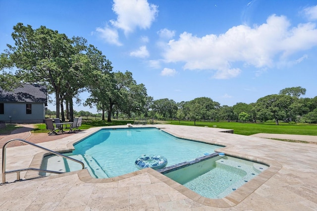 1189 W Jeter Rd, Bartonville, TX 76226 - view of swimming pool with a patio, a pool with connected hot tub, and a lawn