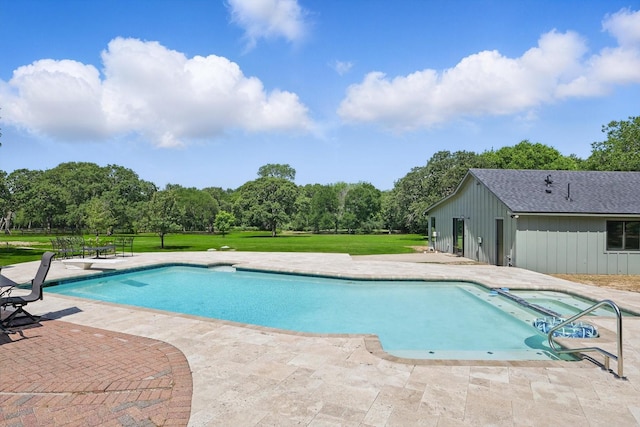 1189 W Jeter Rd, Bartonville, TX 76226 - swimming pool with an outdoor hot tub, a patio, a yard, and view of wooded area