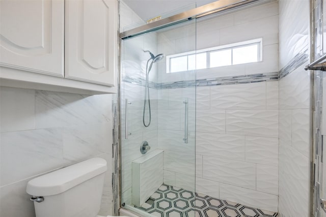 5283 W Cove Way, Grand Prairie, TX 75052 - full bathroom featuring a shower stall and toilet