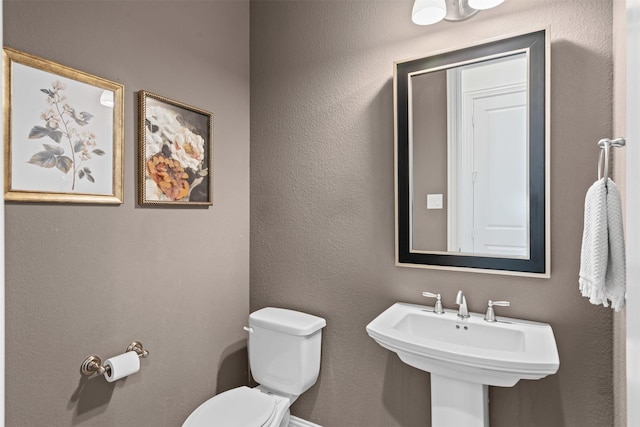 1720 Rolling Heights Ln, Fort Worth, TX 76008 - half bath featuring toilet and a sink