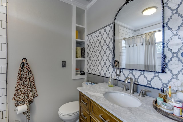 520 N College St, Waxahachie, TX 75165 - bathroom with ornamental molding, vanity, toilet, curtained shower, and built in features