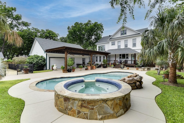 520 N College St, Waxahachie, TX 75165 - view of pool featuring a pool with connected hot tub