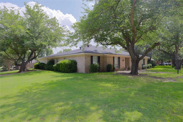 7251 Valley Dale Ct, Benbrook, TX 76116 - ranch-style house with a front lawn and brick siding