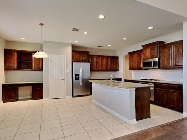 1104 Cactus Spine Dr, Fort Worth, TX 76052 - kitchen featuring stainless steel appliances, a sink, recessed lighting, backsplash, and light countertops