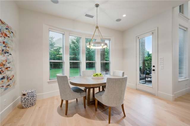 912 Berkshire Rd, Southlake, TX 76092 - dining area featuring light wood-type flooring, baseboards, and recessed lighting