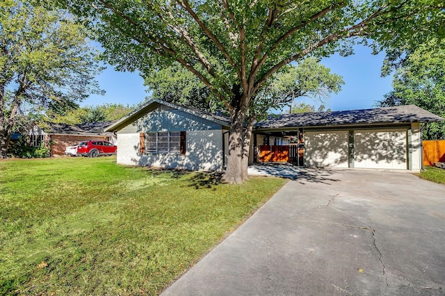5712 Trail Lake Dr, Fort Worth, TX 76133 - single story home featuring a front lawn, driveway, and an attached garage