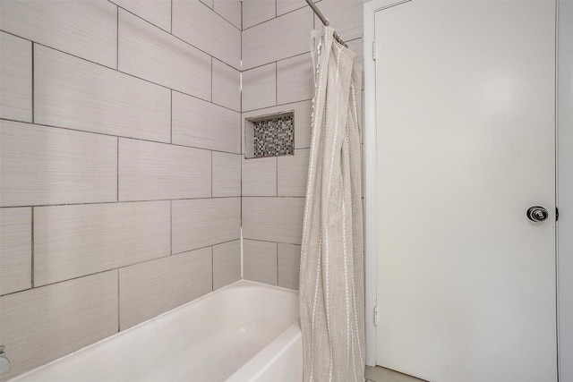 5712 Trail Lake Dr, Fort Worth, TX 76133 - full bath featuring shower / tub combo