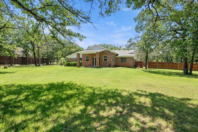 209 Circle Dr, Alvarado, TX 76009 - view of yard