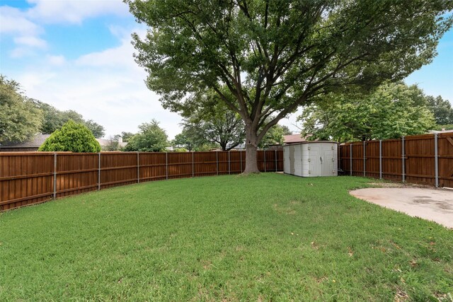 3410 Queenswood Ln, Garland, TX 75040 - view of yard