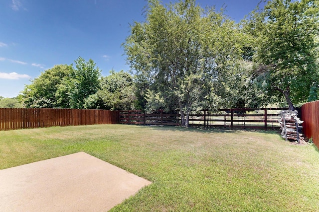 848 Ridge Point Dr, Grand Prairie, TX 75052 - fenced backyard featuring a patio area