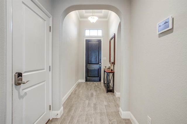 240 Gill Point Ln, Aledo, TX 76008 - entryway with crown molding, arched walkways, light wood-style flooring, and baseboards