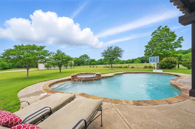 175 Robnett Rd, Waxahachie, TX 75165 - view of swimming pool featuring a lawn and a pool with connected hot tub