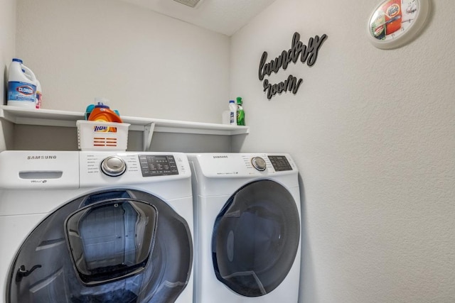 7812 Gulf Breeze Ln, Frisco, TX 75036 - laundry area featuring washing machine and dryer
