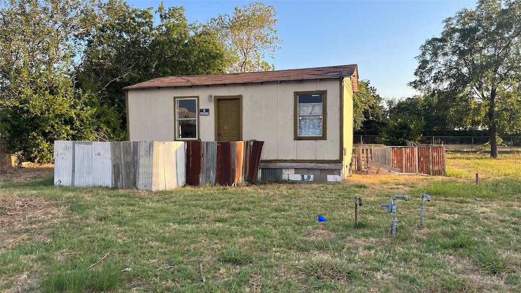 402 W Wichita St, Bowie, TX 76230