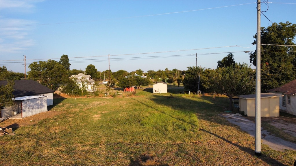 305 Ussery St, Bowie, TX 76230