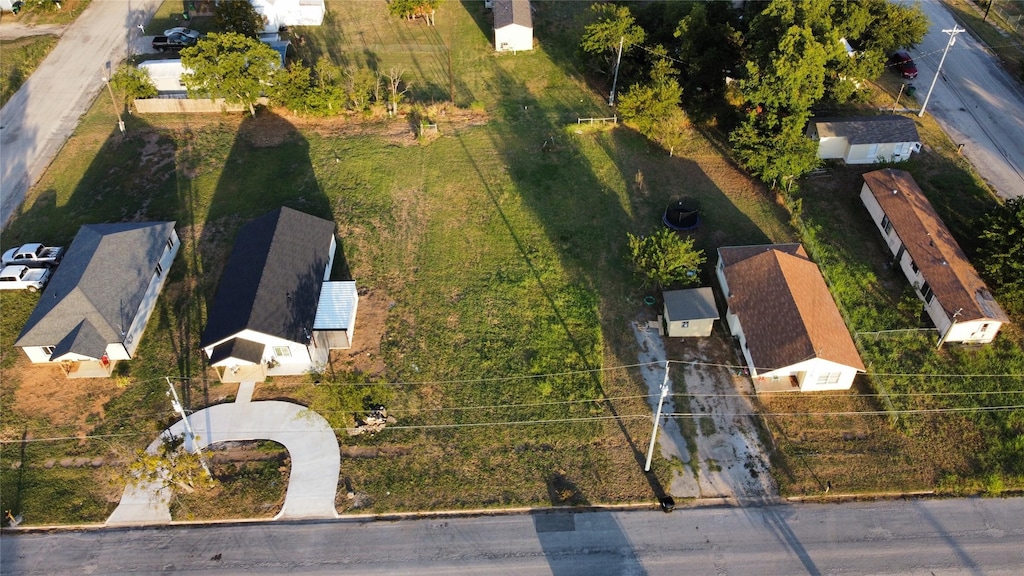 305 Ussery St, Bowie, TX 76230
