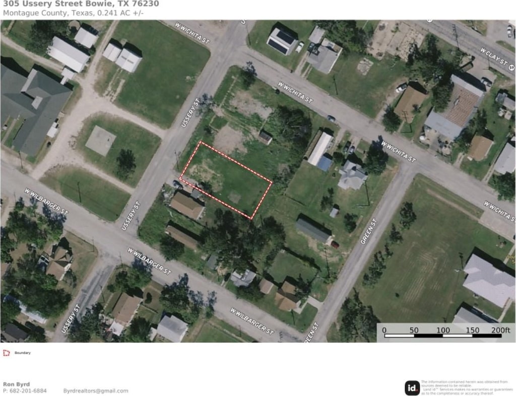 305 Ussery St, Bowie, TX 76230
