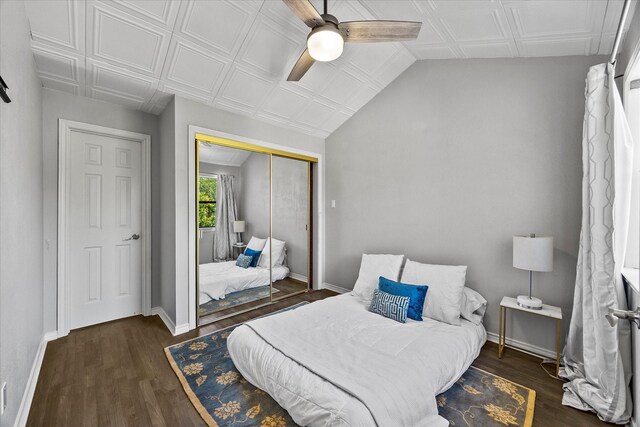 5556 Canada Ct, Rockwall, TX 75032 - bedroom featuring a closet, wood finished floors, baseboards, an ornate ceiling, and ceiling fan