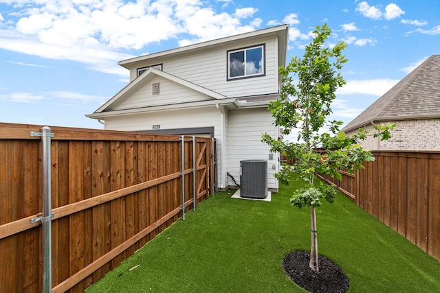 2013 Tolleson Dr, Fort Worth, TX 76008 - view of yard featuring central AC