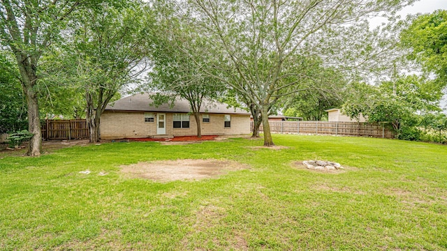 906 Pear Ct, Joshua, TX 76058 - view of yard