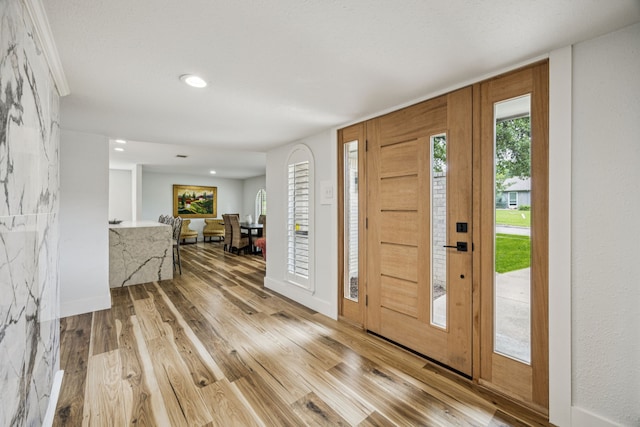 6607 Leameadow Dr, Dallas, TX 75248 - entrance foyer featuring light wood-type flooring, recessed lighting, and baseboards