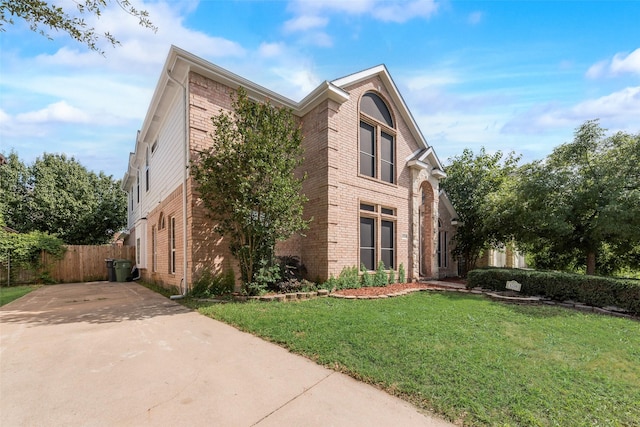 8209 Shoshoni Dr, Arlington, TX 76002 - view of front of house featuring brick siding