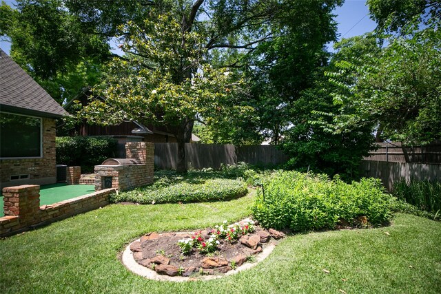 10210 E Lk Highlands, Dallas, TX 75218 - view of yard