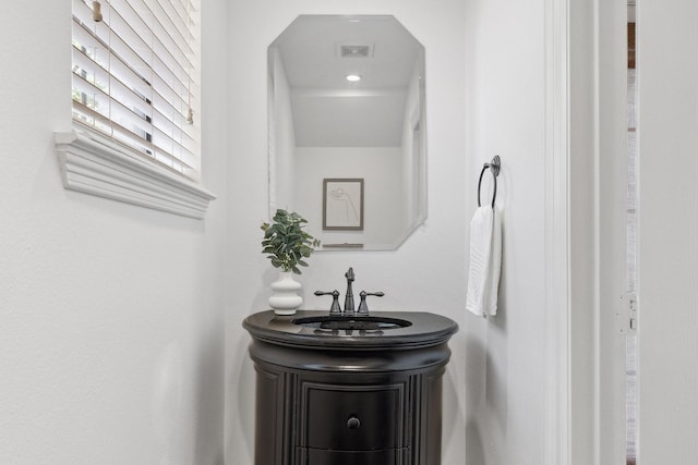 1120 Hemingway Ln, Irving, TX 75063 - bathroom with vanity