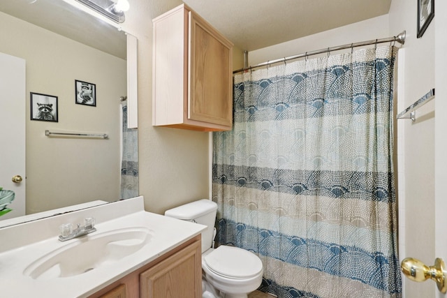 110 Apache Trl, Alvarado, TX 76009 - full bath with toilet, vanity, and curtained shower