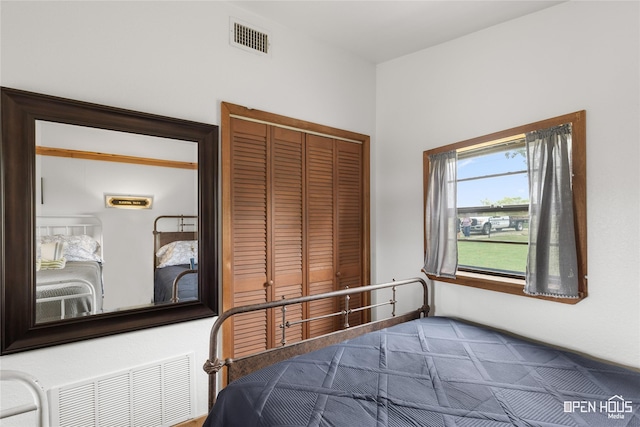 367 Penobscot Trl, Henrietta, TX 76365 - bedroom featuring a closet and carpet flooring