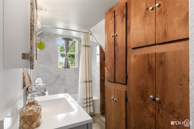 367 Penobscot Trl, Henrietta, TX 76365 - bathroom with vanity, shower / tub combo, and lofted ceiling