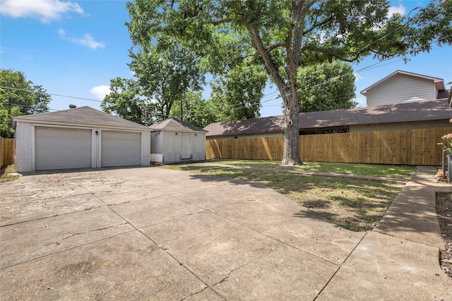 729 S Winnetka Ave, Dallas, TX 75208 - view of detached garage