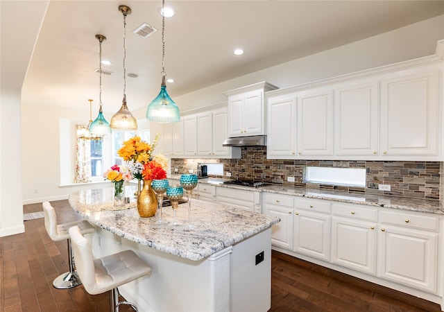 6925 Mercy Rd, Frisco, TX 75035 - kitchen featuring tasteful backsplash, recessed lighting, white cabinets, baseboards, and dark wood-style floors