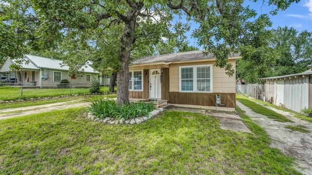 1007 SE 24th St, Mineral Wells, TX 76067 - view of front facade